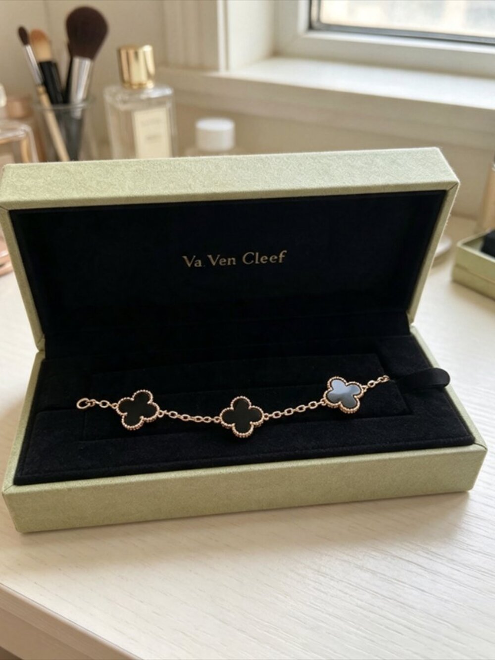 ✨Van Cleef & Arpels Black Bracelet✨